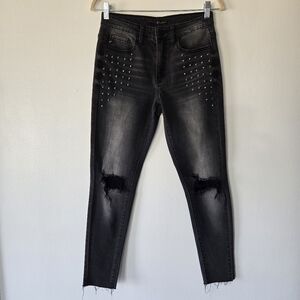 NEW KanCan Black Studded Distressed Busted Knee Raw Hem Jeans Juniors Size 7
